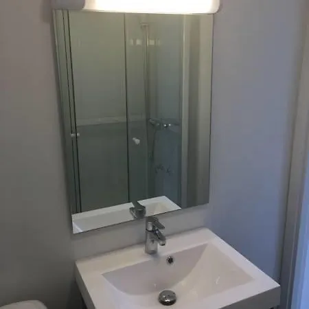 Appartement Budget 102 *